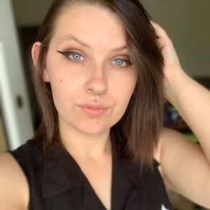 Meet your Posher, Bailey